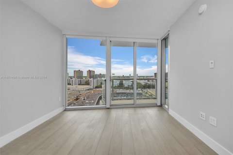 Condominio en venta en Sunny Isles Beach, Florida, 3 dormitorios, 173.08 m2 № 1281625 - foto 27