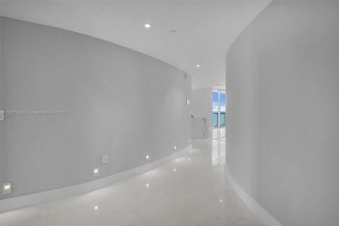 Condo in Sunny Isles Beach, Florida, 3 bedrooms  № 1281625 - photo 7