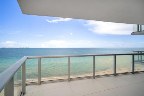 Condo in Sunny Isles Beach, Florida, 3 bedrooms  № 1281625 - photo 9