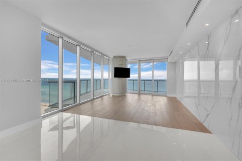 Condominio en venta en Sunny Isles Beach, Florida, 3 dormitorios, 173.08 m2 № 1281625 - foto 2