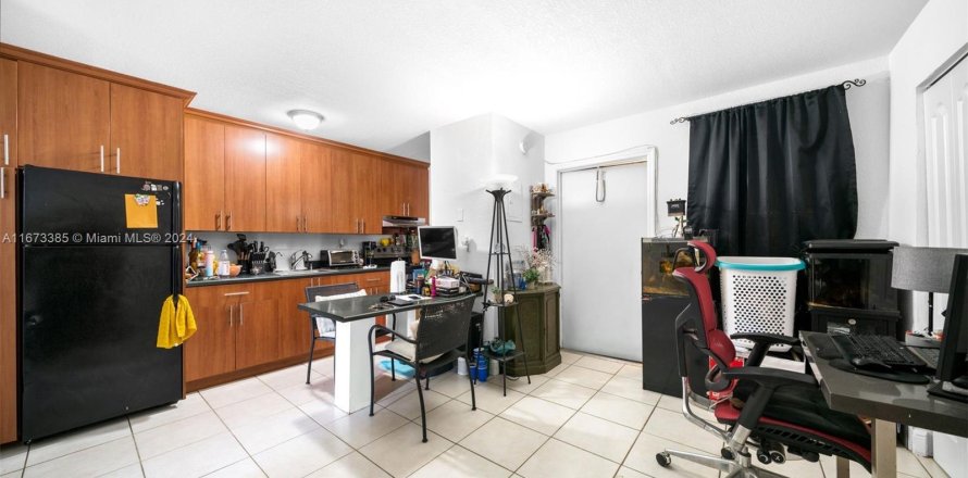 Condo in Oakland Park, Florida, 1 bedroom  № 1399857