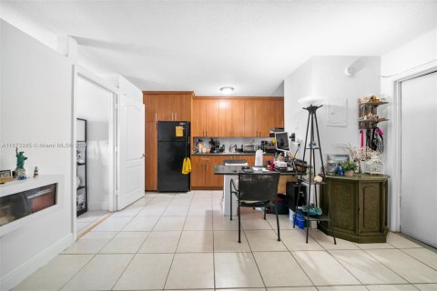 Condominio en venta en Oakland Park, Florida, 1 dormitorio, 38.28 m2 № 1399857 - foto 2