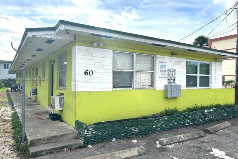 Купить коммерческую недвижимость в Майами, Флорида № 936144 - фото 1