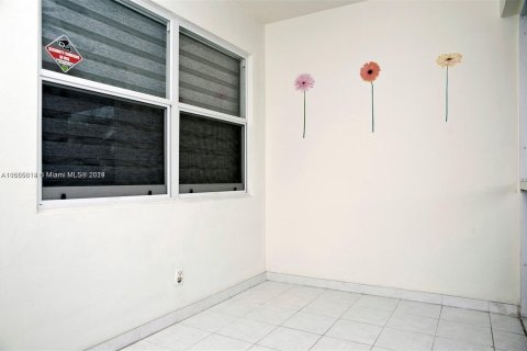 Condominio en venta en Hallandale Beach, Florida, 1 dormitorio, 65.03 m2 № 1355326 - foto 14