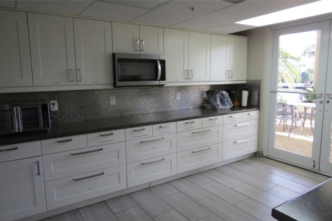 Condo in Pompano Beach, Florida, 2 bedrooms  № 1180610 - photo 23