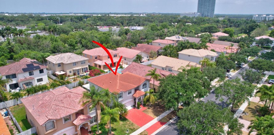 Villa ou maison à Sunrise, Floride 4 chambres, 240.25 m2 № 1180567