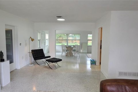 House in Sarasota, Florida 2 bedrooms, 139.35 sq.m. № 1356500 - photo 3