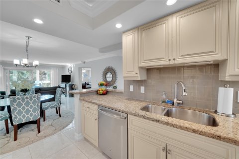 Condo in Coconut Creek, Florida, 2 bedrooms  № 970219 - photo 29