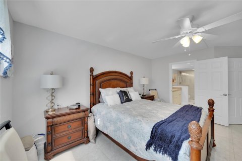 Condo in Coconut Creek, Florida, 2 bedrooms  № 970219 - photo 12