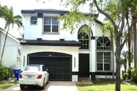 House in Miramar, Florida 4 bedrooms, 251.49 sq.m. № 1321052 - photo 1