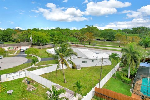 Casa en venta en Plantation, Florida, 3 dormitorios, 216.74 m2 № 1093811 - foto 13