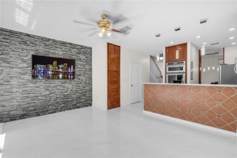 Adosado en venta en Cutler Bay, Florida, 3 dormitorios, 123.1 m2 № 1292448 - foto 12