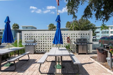 Condo in Saint Pete Beach, Florida, 2 bedrooms  № 1376711 - photo 24