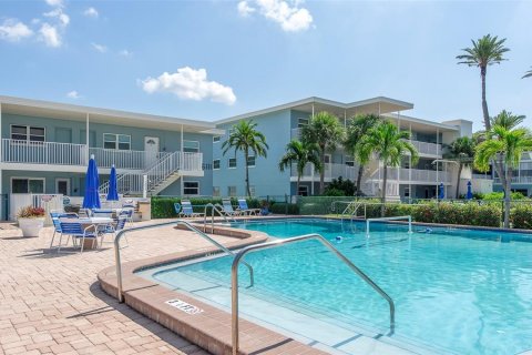 Copropriété à vendre à Saint Pete Beach, Floride: 2 chambres, 96.62 m2 № 1376711 - photo 27