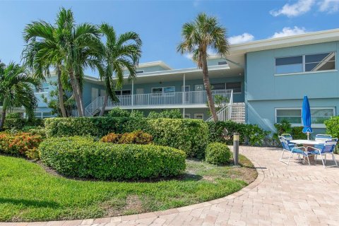 Copropriété à vendre à Saint Pete Beach, Floride: 2 chambres, 96.62 m2 № 1376711 - photo 2