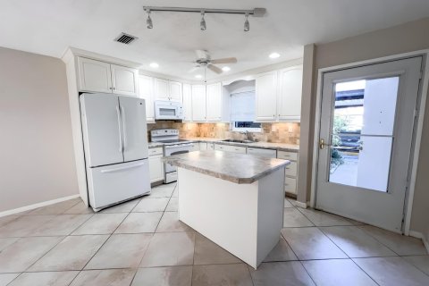 Condo in Stuart, Florida, 2 bedrooms  № 746257 - photo 24