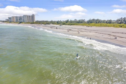 Condo in Palm Beach Gardens, Florida, 2 bedrooms  № 1216256 - photo 2