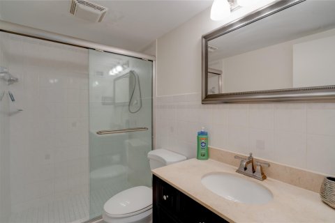 Condo in Fort Lauderdale, Florida, 2 bedrooms  № 1216352 - photo 23