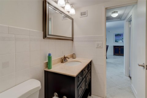 Condo in Fort Lauderdale, Florida, 2 bedrooms  № 1216352 - photo 22