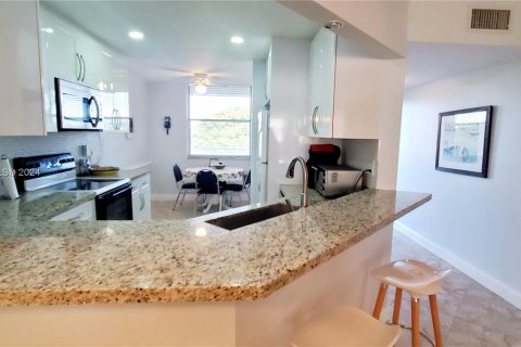 Condominio en venta en Sunrise, Florida, 2 dormitorios, 136.57 m2 № 1385620 - foto 10