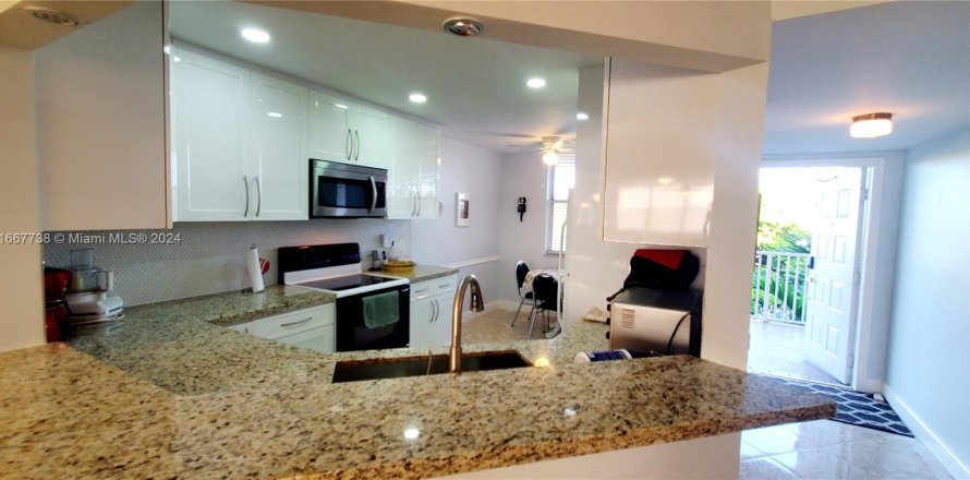 Condo in Sunrise, Florida, 2 bedrooms  № 1385620