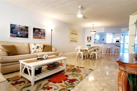 Copropriété à vendre à Sunrise, Floride: 2 chambres, 136.57 m2 № 1385620 - photo 17