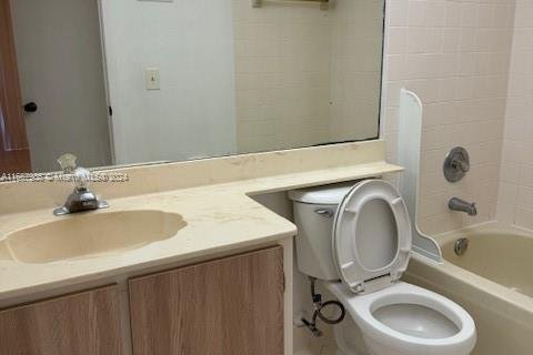 Condo in Doral, Florida, 2 bedrooms  № 1385622 - photo 25