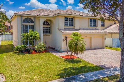 Villa ou maison à vendre à Miramar, Floride: 5 chambres, 317.45 m2 № 1099346 - photo 2
