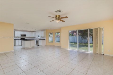 Casa en venta en Miramar, Florida, 5 dormitorios, 317.45 m2 № 1099346 - foto 7