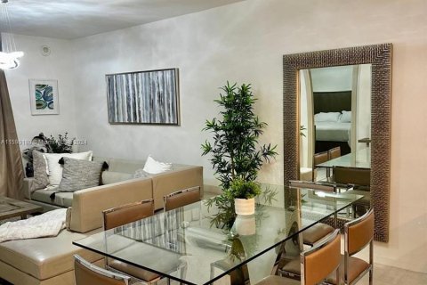 Condo in Miami, Florida, 1 bedroom  № 1179904 - photo 18