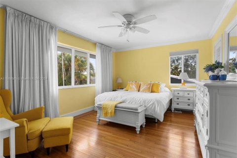 Купить виллу или дом в Норт-Майами, Флорида 4 спальни, 237.09м2, № 1117681 - фото 16