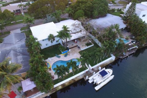 Купить виллу или дом в Норт-Майами, Флорида 4 спальни, 237.09м2, № 1117681 - фото 3
