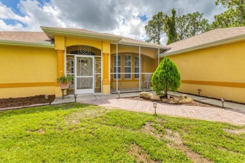 Villa ou maison à vendre à North Port, Floride: 4 chambres, 214.88 m2 № 1346253 - photo 2