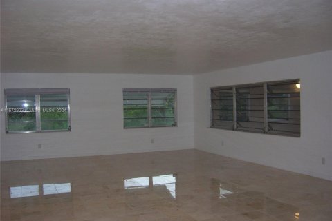 Casa en alquiler en Homestead, Florida, 3 dormitorios, 267.74 m2 № 1395123 - foto 4