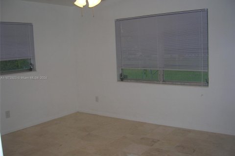 Casa en alquiler en Homestead, Florida, 3 dormitorios, 267.74 m2 № 1395123 - foto 17