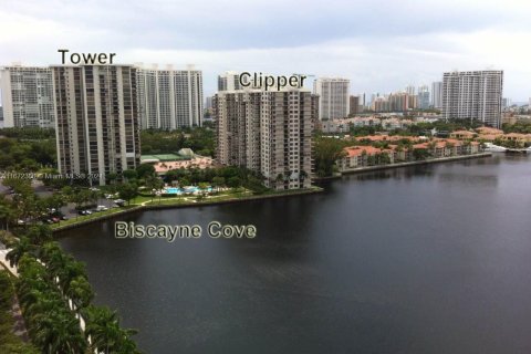 Condominio en venta en Aventura, Florida, 2 dormitorios, 102.56 m2 № 1395166 - foto 1