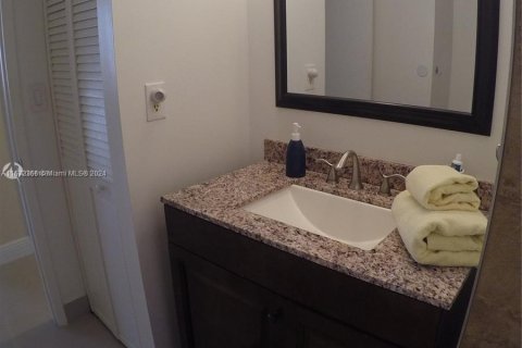 Condo in Aventura, Florida, 2 bedrooms  № 1395166 - photo 21