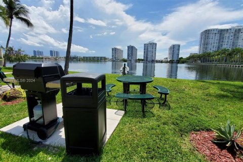 Condo in Aventura, Florida, 2 bedrooms  № 1395166 - photo 6