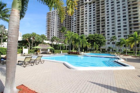 Condo in Aventura, Florida, 2 bedrooms  № 1395166 - photo 26