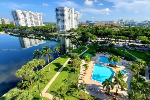 Condominio en venta en Aventura, Florida, 2 dormitorios, 102.56 m2 № 1395166 - foto 4