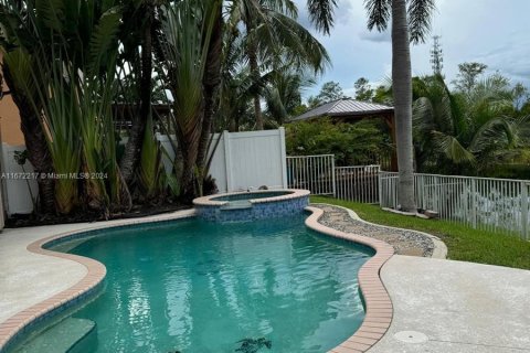 Casa en alquiler en Pembroke Pines, Florida, 3 dormitorios, 187.38 m2 № 1395124 - foto 6