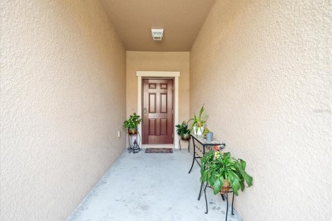 Townhouse in New Port Richey, Florida 3 bedrooms, 154.78 sq.m. № 1334180 - photo 3