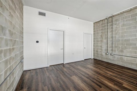 Condo in Tampa, Florida, 1 bedroom  № 1334209 - photo 24