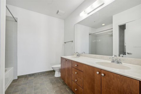 Condo in Tampa, Florida, 1 bedroom  № 1334209 - photo 26