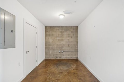 Condominio en venta en Tampa, Florida, 1 dormitorio, 96.62 m2 № 1334209 - foto 9