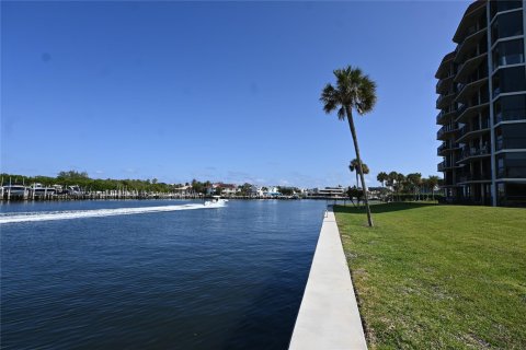 Condo in Boca Raton, Florida, 2 bedrooms  № 1178635 - photo 1