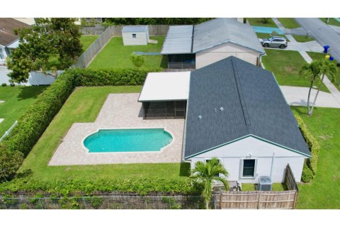 Villa ou maison à vendre à Royal Palm Beach, Floride: 3 chambres, 106.09 m2 № 1128890 - photo 2