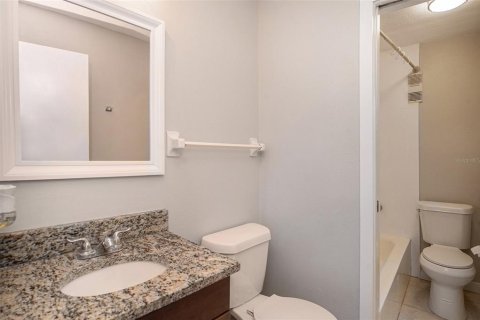 Copropriété à vendre à Tampa, Floride: 2 chambres, 100.8 m2 № 1383324 - photo 15