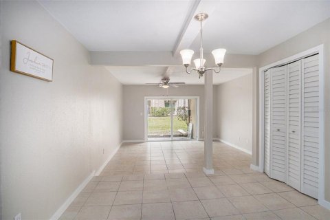 Copropriété à vendre à Tampa, Floride: 2 chambres, 100.8 m2 № 1383324 - photo 8