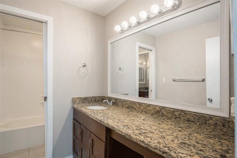 Copropriété à vendre à Tampa, Floride: 2 chambres, 100.8 m2 № 1383324 - photo 16